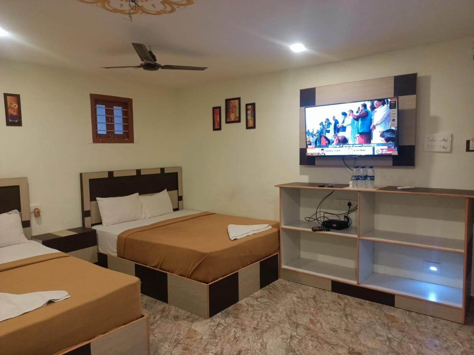 Srirathna Temple View Inn ثانجافور المظهر الخارجي الصورة